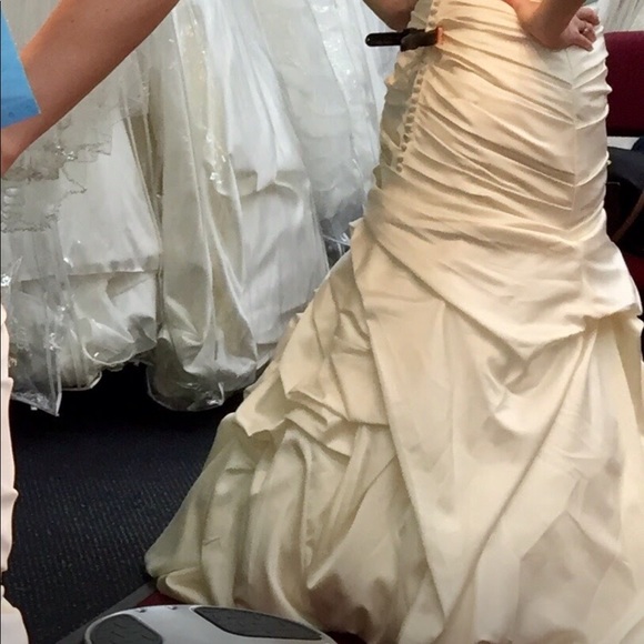 Casablanca bridal 2086 wedding dress - Picture 8 of 9